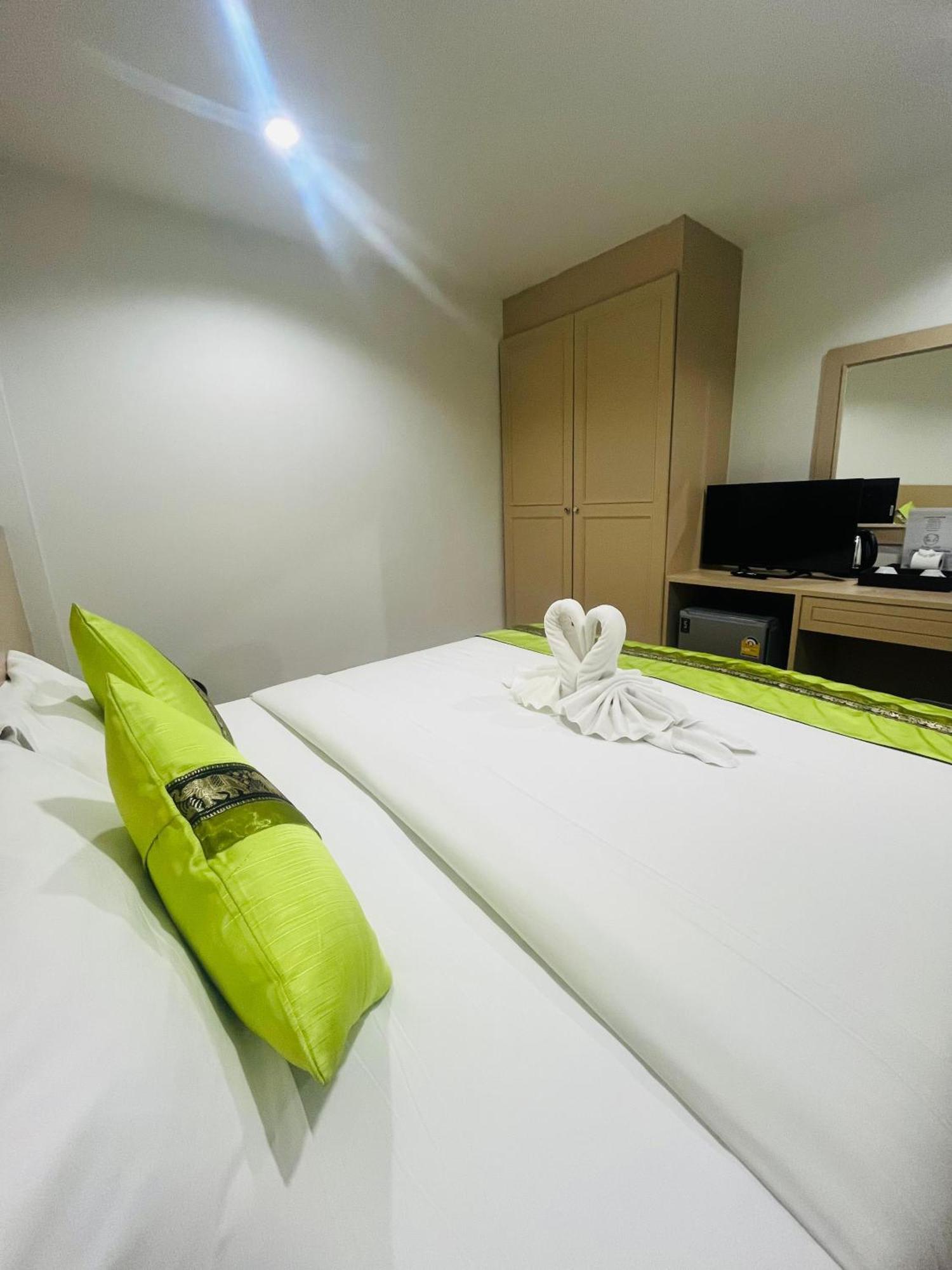 28 Boutique Hotel Patong Szoba fotó