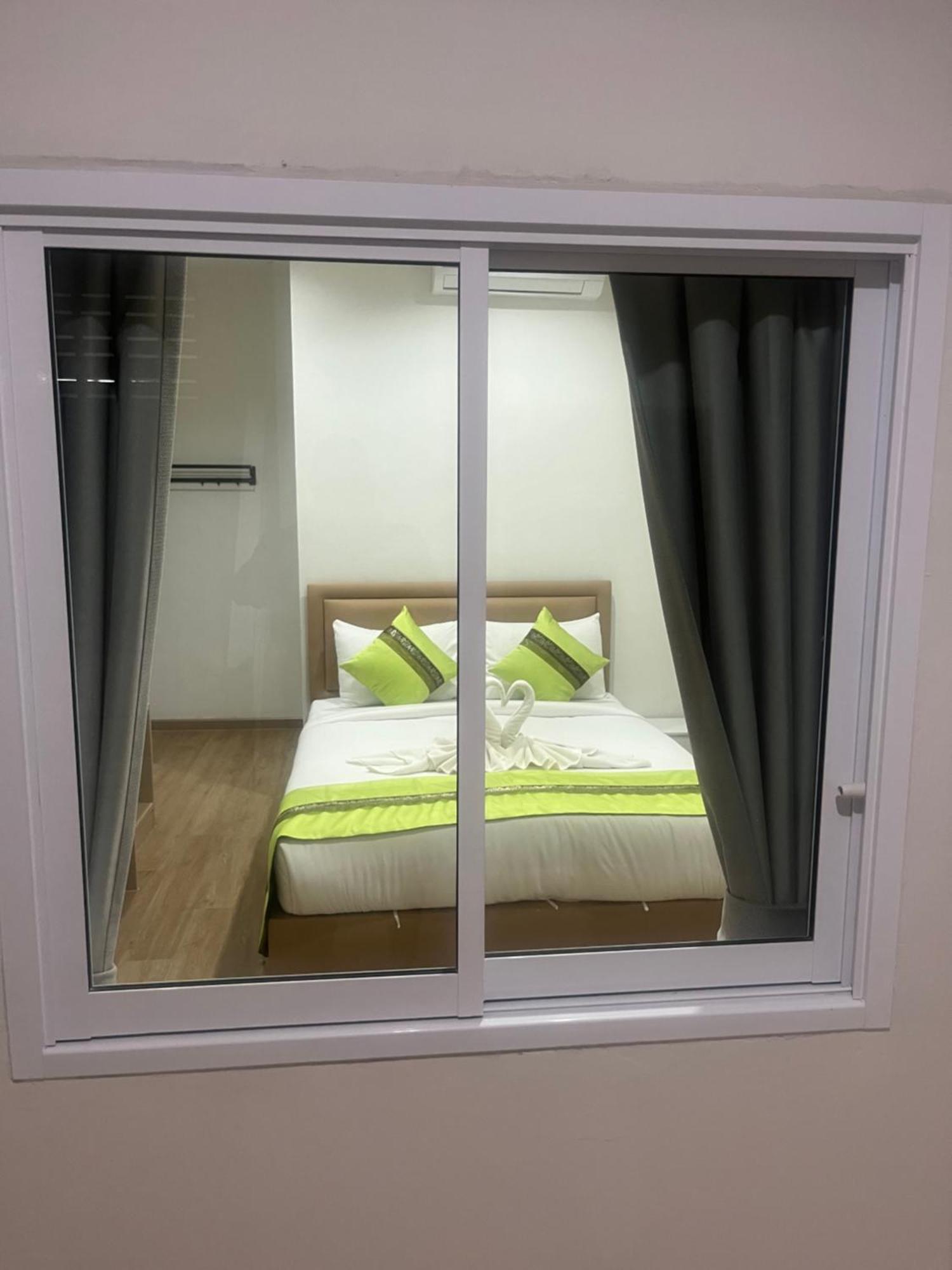 28 Boutique Hotel Patong Szoba fotó